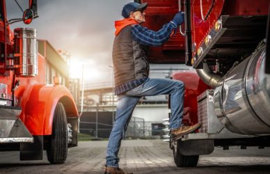 Compare CDL training schools in Missouri and learn what new drivers should evaluate before enrolling in a truck driving program.