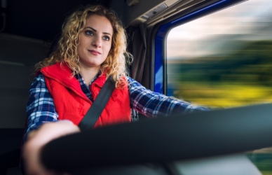 Compare team driving and solo driving to learn how pay, freight opportunities, lifestyle, and daily routines differ before deciding which CDL career path is right for you.