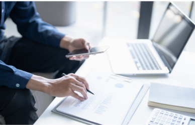 Guaranteed weekly pay can offer more consistent income, but the terms matter. See how mileage, home time, downtime, and availability can affect a truck driver's weekly minimum.