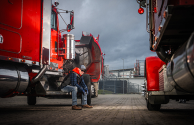 Learn how to get a CDL in Wisconsin, including permit rules, ELDT training, skills testing, medical certification, and hazmat endorsement requirements.