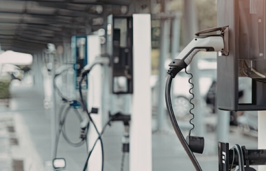 NHTSA reports a recall of 462 Orange EV terminal trucks due to a training seat issue. Here’s what drivers and fleets need to know about affected models and next steps.