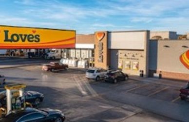 Love's Travel Stops has opened a new location in Gretna, Florida, adding 121 truck parking spaces and new driver amenities along Interstate 10.